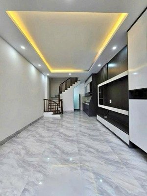 bán nhà 5 tầng phố việt hưng gần vũ đức thận