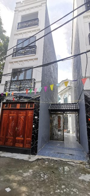 bán nhà đại tự-kim chung, 32m4 tầng, nhỉnh 5 tỷ, ô tô đỗ cửa, 3 thoáng.