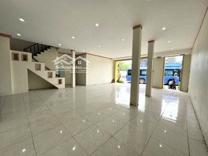 mặt tiền kinh doanh sầm uất ngang 8m 183m² doanh thu 40 triệu/tháng chỉ 17.9 tỷ linh trung thủ đức