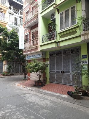 cho thuê nhà liền kề phòng ngoài tầng 1 và 2 phòng tầng 2 làm văn phòng