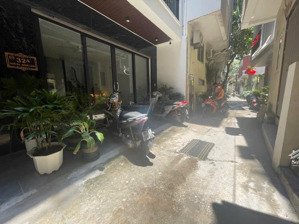 bán nhà ngọc lâm lô góc thang mày full nội thất gần chợ trường học các cấp giao thông thuận tiện