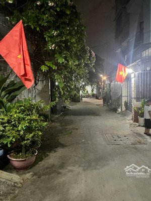 cần bán nhà ngay sát phạm văn đồng, phường linh tây thủ đức