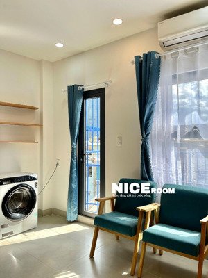 cho thuê studio ban công thoáng full nội thất gỗ cực xinh ngay nguyễn hữu cảnh