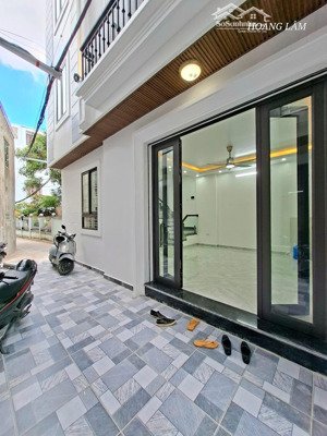 bán nhà 4 tầng xây mới tại đông khê - lê hồng phong. 43m2 ngõ rộng rãi ô tô đỗ cách 30m. 3,25 tỷ tt