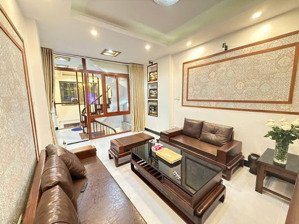 đẹp mê ly! phố pháo đài láng, gần phố, kinh doanh, lô góc, ở rất thích, xem ngay không mất ạ