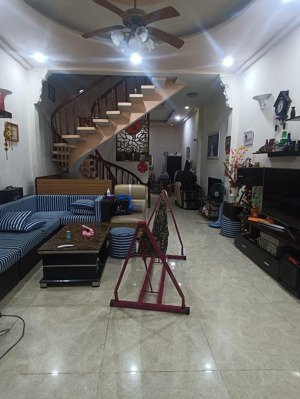 nhà 1 lầu 3pn. 3wc mt đ/số p. hiệp phú, quận 9