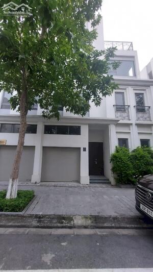 Bán BT Shunrise The Manor Nguyễn Xiển.DT 160m2 x 4T, Mt 10m, Thang Máy. Giá 63,5 tỷ