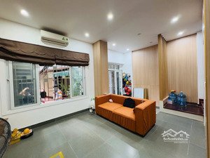 trần thái tông lô góc, 48m², mt 5m, 5 tầng, giá 9,8 tỷ, trung tâm cầu giấy