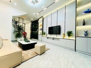 nhà ngọc khánh, ngõ thông vf3 đỗ cửa, kinh doanh, tặng nội thất, tích sản cho thuê cực chất, 37m2