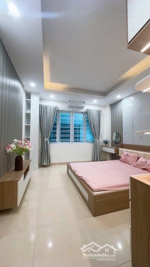 bán nhà cầu giấy, 1 nhà ra mặt phố, ô tô 10m, nhà đẹp ở ngay, tc 8,8 tỷ