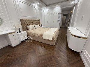 46m2 - 5 tầng - đường thông - kinh doanh - nhà đẹp ở ngay