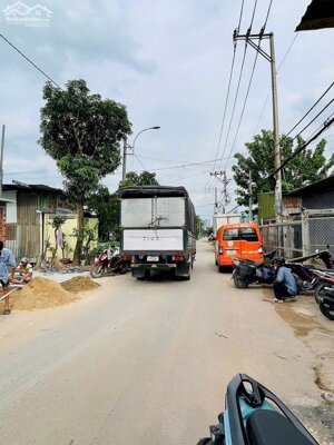 Nhà ngộp mặt tiền hướng ra chợ bình điền giá 1 tỷ 290tr (5x20m)