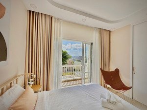 tặng nội thất khi mua biệt thự biển ngay góc florida 1 giá: 9.2 tỷ (bao thuế phí). lh: 