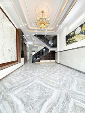 NHÀ 2 TẦNG ĐÚC 79M2, NỞ HẬU TÀI LỘC. Ô TÔ ĐỖ CỬA SÁT MẶT TIỀN DƯƠNG CÔNG KHI ,GẦN CHỢ NGÃ BA ÔNG TRÁC.