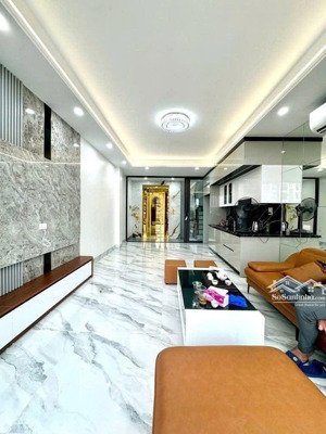 cực hiếm! phố thành công, lô góc, thang máy xịn sò, ngõ nông, cách ô tô 20m, dt 40m2 * 5t