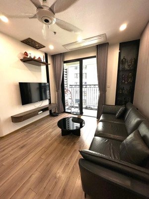 căn 2pn; 90m2; tại times city giá chỉ 8,6 tỷ; nội thấy chủ đầu tư bc đông view cực thoáng sáng