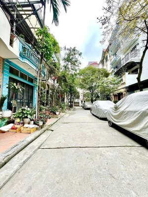 bán nhà phân lô trung tâm ba đình thang máy ô tô vào nhà nhà mới đẹp ở ngay diện tích: 55