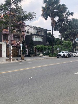 bán chdv cao cấp khu vip tên lửa 4 tầng 10 phòng đường 10m thu nhập 50 triệu/th