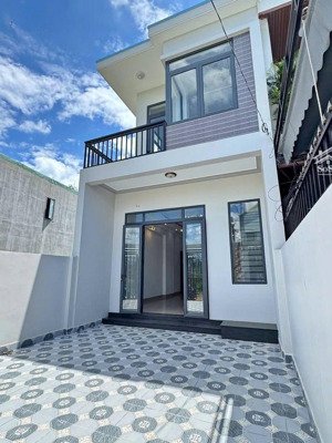 căn nhà lầu, giá 1 tỷ 990 ngay khu du lịch bửu long biên hòa