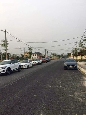 tôi chính chủ bán lô 2 lô góc 121m2, 207m2 trung tâm hành chính gia thịnh vị trí đẹp 