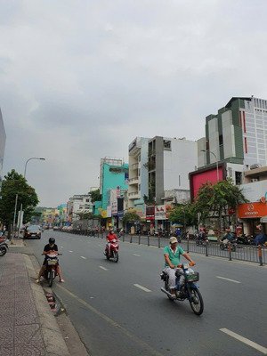 bán nhà mặt tiền trần xuân soạn -quận 7- 10x40m -ctxd :hầm 7 tầng -hđt :/100tr/tháng -giá 65 tỷ