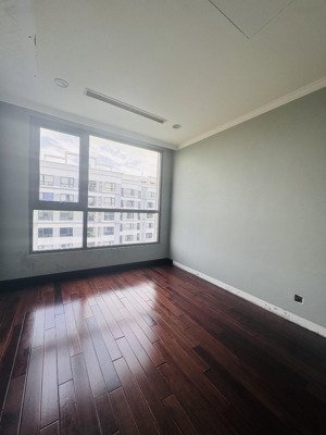 chuyển nhượng căn hộ 4 phòng ngủ park hill, diện tích 151m2 căn góc đông nam, tầng trung cao