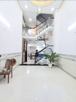 nhà full nội thất mới 4*16m 1l 3lầu st 5pn 5wc hxh quang trung