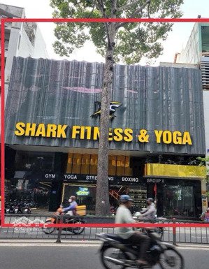 bán nhà mt đường 3/2_cao thắng, q10 vị trí hiếm. dt: 18x26m, nh:22. gía bán 290 tỷ