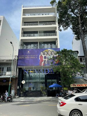 bán nhà mặt tiền nguyễn chí thanh, quận 10. dt: 8m x 25m (200m2). xây dựng 1 hầm 7 tầng. giá 44 tỷ