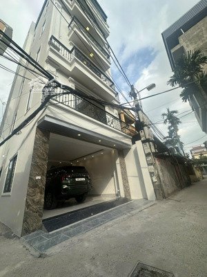 bán nhà thạch bàn cổ linh 45mx6t 9 tỷ. ô tô tránh, thang máy ở luôn