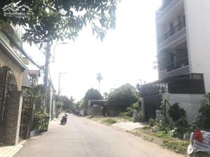 Bán rẻ 180m2 Đất thổ cư hẻm 8m thẳng 1 trục Mặt Tiền Quốc Lộ 13 vào 60m, sổ hồng 11,5 tỷ