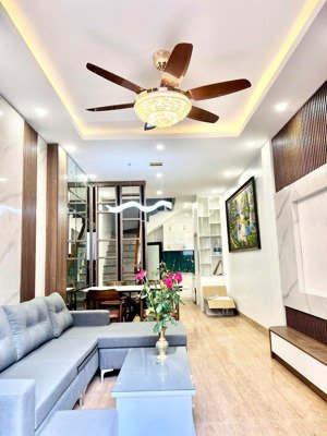 bán! đội cấn, dân xây còn mới ở luôn, ngõ 3 gác tránh, 40m ra phố, 2 thoáng, ôtô đỗ, 37.8m2*5t