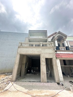 bán nhà 1 trệt 1 lầu (hoàn công) 2 mặt tiền trước sau kdc hoàng minh chánh p.hoá an. giá chỉ 3,3 tỷ