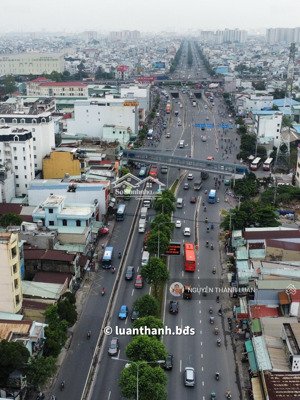 mặt tiền cộng hoà..5x30m..sát etown cực đẹp