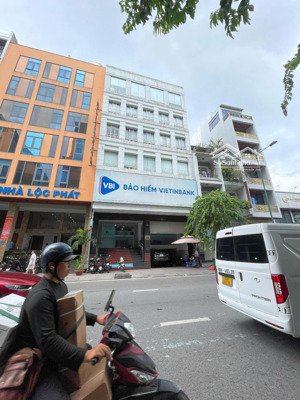 building có thang máy và pccc mặt tiền đường bạch đằng tân bình