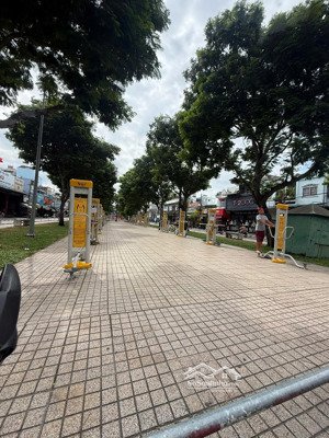 mặt tiền kinh doanh rộng lớn, 4tầng tuyệt đẹp, 8x20m, khu sầm uất lê thúc hoạch, bình long