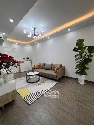chính chủ cần bán căn 2 ngủ nhà đẹp view hồ full nội thấy giá tốt lh 