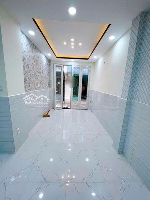 - bán nhà q4 kèo thơm khu dân cư hiện hữu không lo giải toả cách hẻm xe hơi10m có thể đầu tư hoặc ở