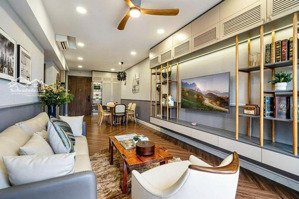  cho thue chcc oriental plaza, tân phú. dt 85m2 2 phòng ngủ 2wc. giá 10tr (view mát)