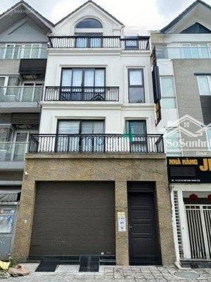 cho thuê nhà lê văn lương - dt 80m*5 tầng, khu liền kề, oto quanh nhà, phù hợp vp, giá 30tr/th