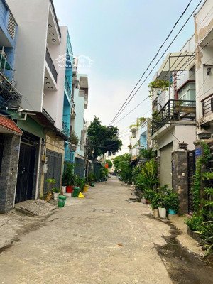 cần bán nhà hxh đường số 3, p. bình hưng hòa dt 5,5 x14m 3 lầu, giá 6,8 tỷ. lh xem nhà 