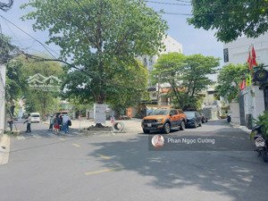 bán gấp biệt thự sân vườn 10x30m, đường trường sơn quận tân bình