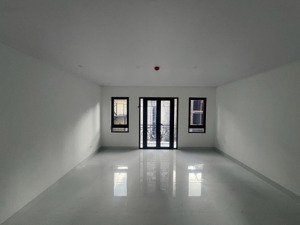 cho thuê nhà mặt phố kim mã- ba đình- dt 400m2 - giá 60tr/ tháng có tl