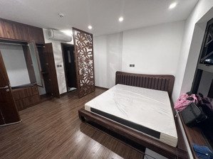 duy nhất căn hộ 110m2, full đồ, view hồ quận uỷ tại long biên cần bán