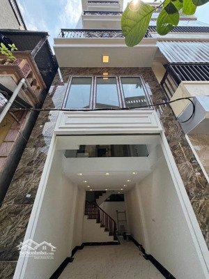 6 tầng long lanh - pháp lý chuẩn - hàng xóm vinhomes riverside - 30m2 - 5.6 tỷ