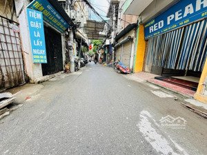 hàng hiếm - ô tô đỗ - mới xây - thang máy - 12 phòng - doanh thu 70tr/tháng - đầy đủ pccc