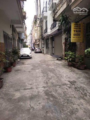 bế văn đàn, phân lô, ô tô. trung tâm. gần trường, chợ, bệnh viện hà đông. dt 57m2 giá: 8,2 tỷ