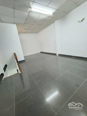 kẹt tiền nên cần bán gấp nhà hẻm đông đen 29,4m