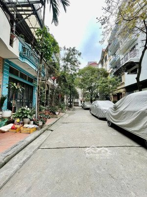 chính chủ bán nhà phân lô- ôtô tránh- ngọc khánh, ba đình 5 tâng - thang máy 16.5 tỷ