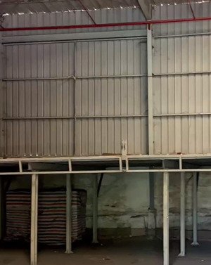 cần thuê kho xưởng quận 7 dt 380m đường đào trí xe, chuẩn vệ sinh an toàn thực phẩm.